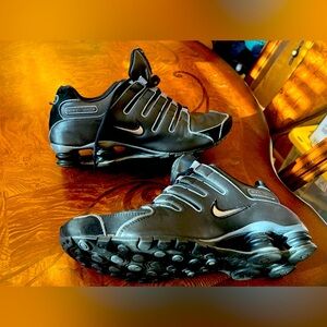 Nike Shox Men's Athletic Shoes Grey & black US Size 10.5